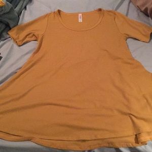 NWOT Lularoe Perfect Tee